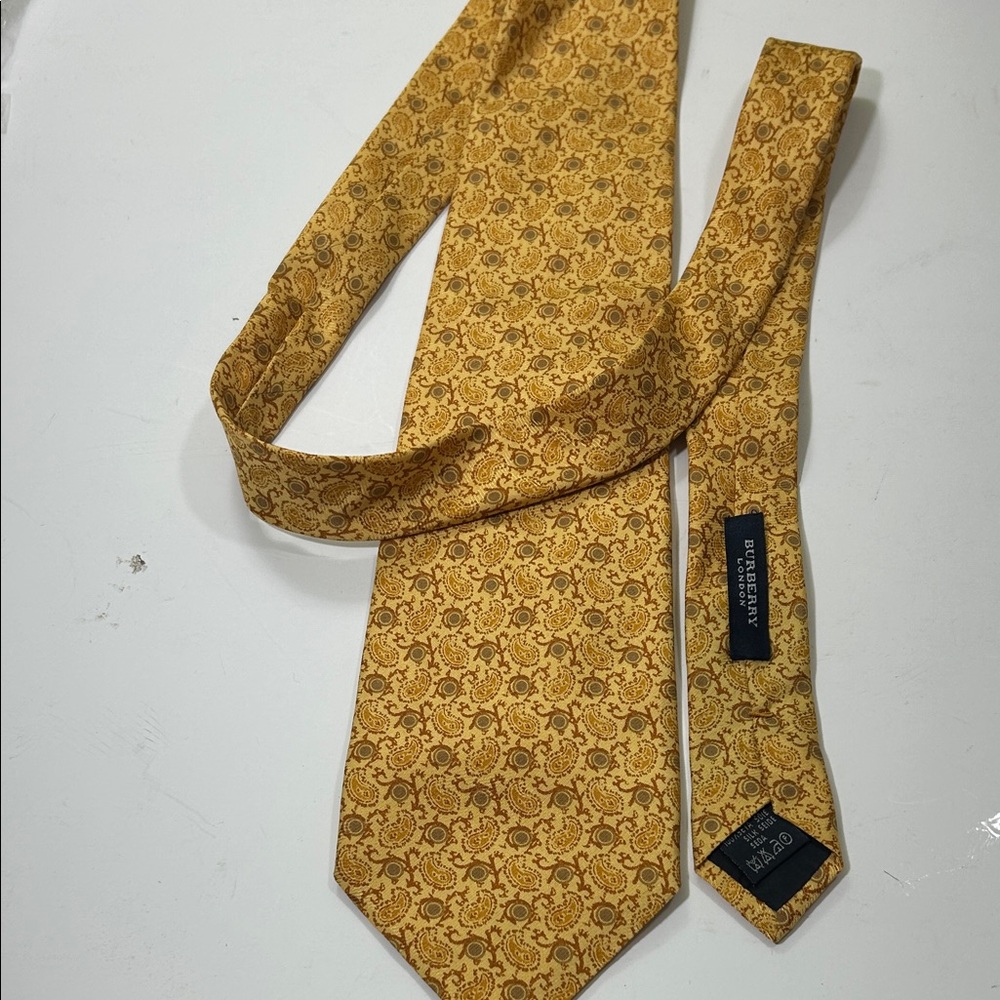 Burberry Yellow Patterned Tie - Picture 2 of 16